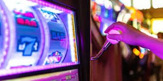 Giao diện live casino sun20win với dealer thật phát sóng trực tiếp